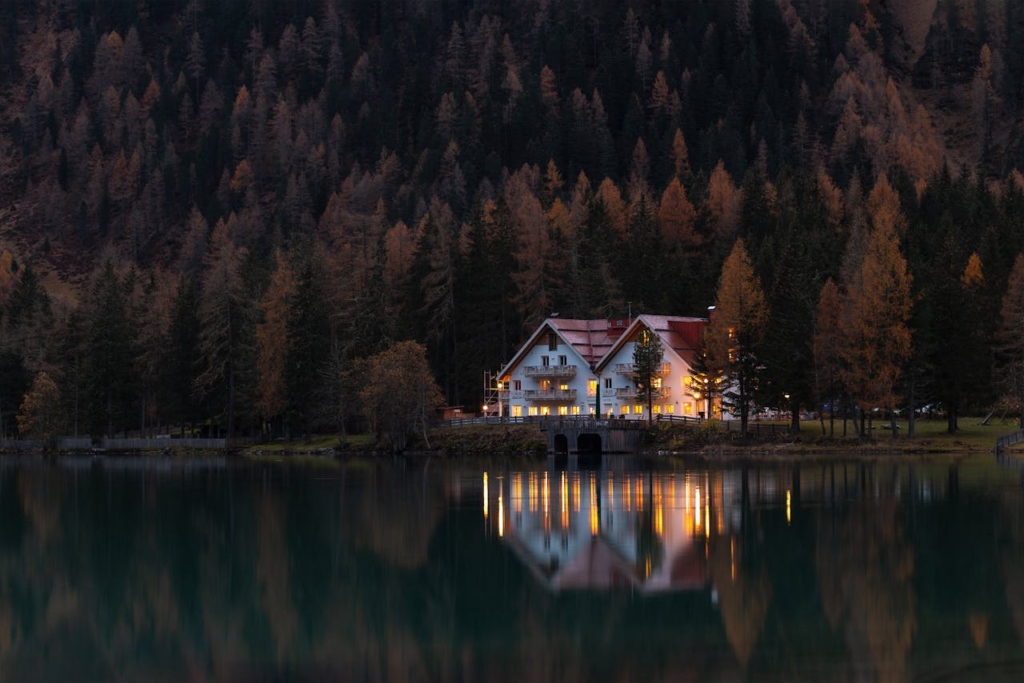 Virginia waterfront lake house at dusk — Lake Anna vs Smith Mountain Lake 2026